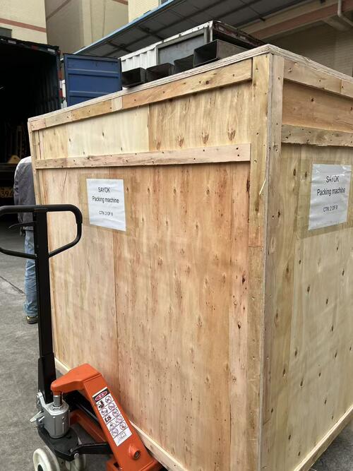 kasus perusahaan terbaru tentang Mesin Pengemas Bantal Kustom untuk Pengemasan Gulungan Kasa dan Sarung Tangan Pemeriksaan