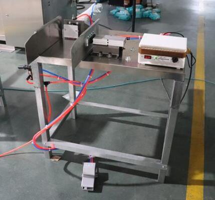 Harga bagus Pedal kecil yang dioperasikan Serbet Keluarga Paket Semi-otomatis Luar Plastik Film Sealing Mesin online
